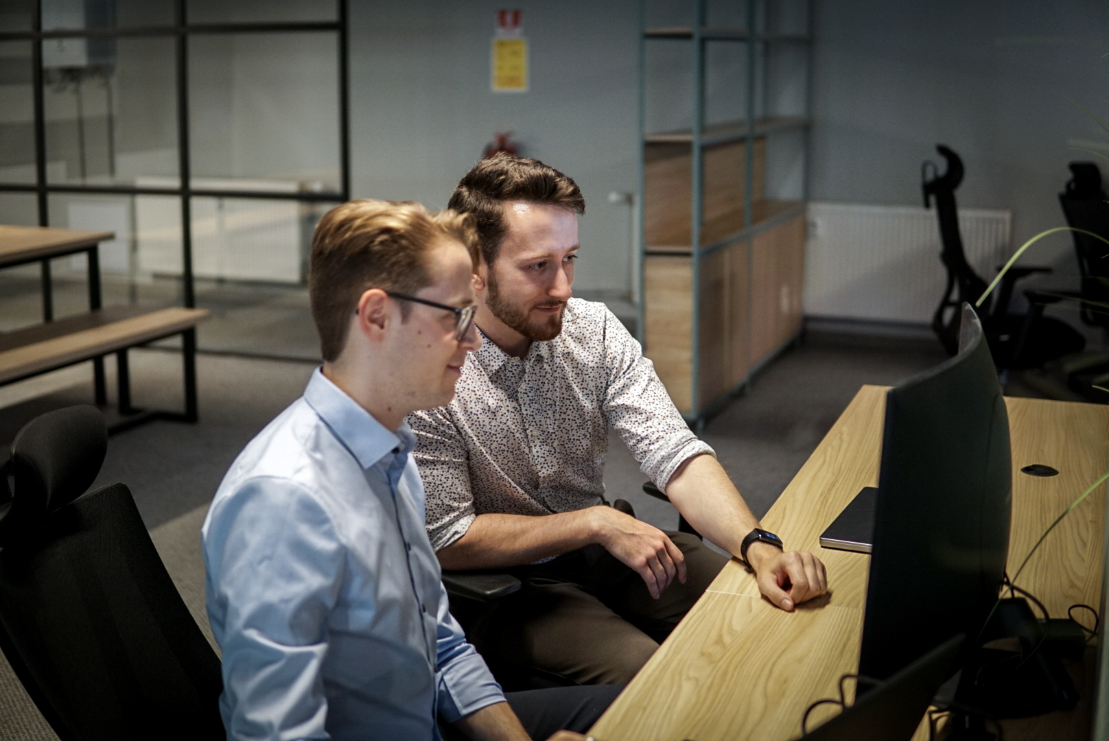 twinalps team members collaborating at work